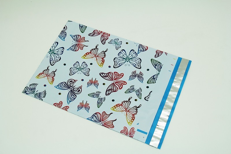 200 Bags 100 10x13 Butterfly, 100 10x13 Lets Go Shopping Designer Poly Mailers gallery