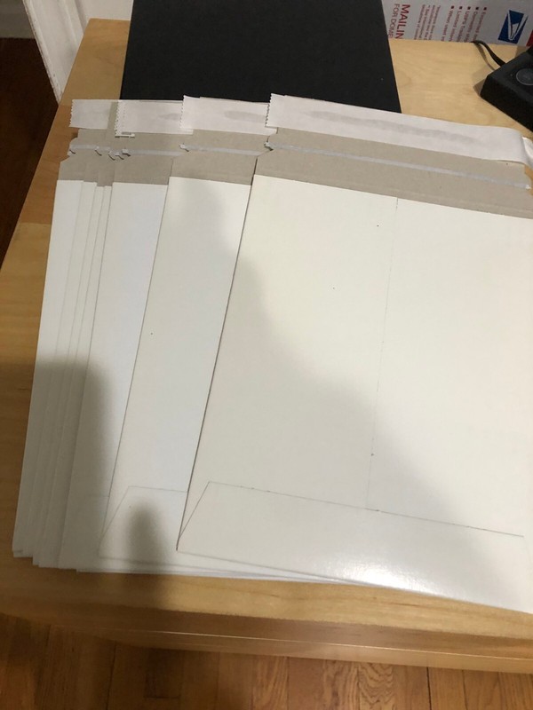 100 7×9 Flat Cardboard White Mailer Self Seal Mailsafe M34