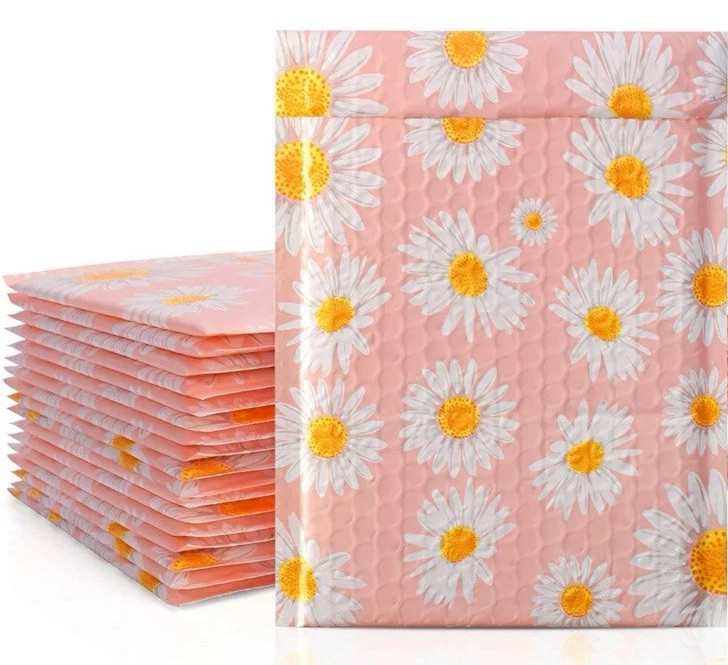 (10) 6”x9” Pink Daisy Bubble Mailers