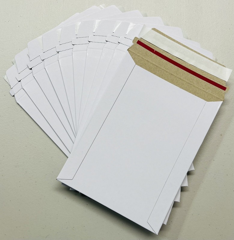 10 WHITE XTRA RIGID 6X8 CARDBOARD STAY FLAT MAILER’s 550 GSM SELF SEAL EASY-OPEN