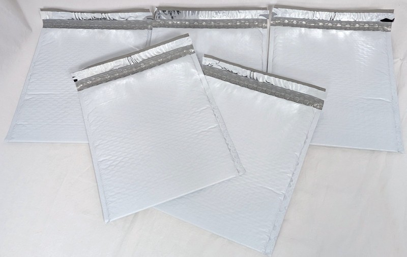 NEW 8.5x11" White #2 Padded BUBBLE MAILERS Poly Bag Self-Seal Shipping Envelopes gallery