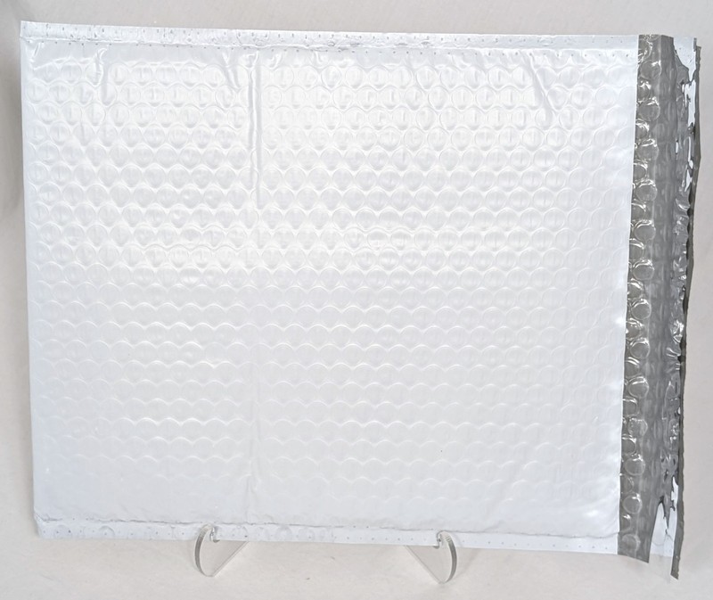 NEW 8.5x11" White #2 Padded BUBBLE MAILERS Poly Bag Self-Seal Shipping Envelopes gallery