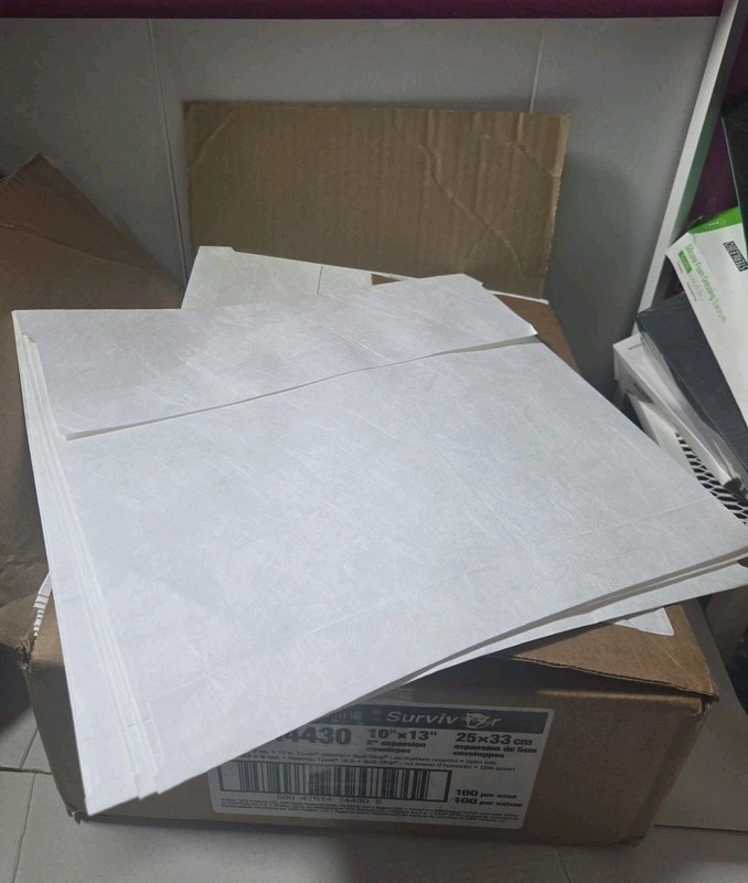 Box of 100 Survivor QUAR4430 Tyvek Expansion Mailers 10 x 13 x 2" Open Side NEW