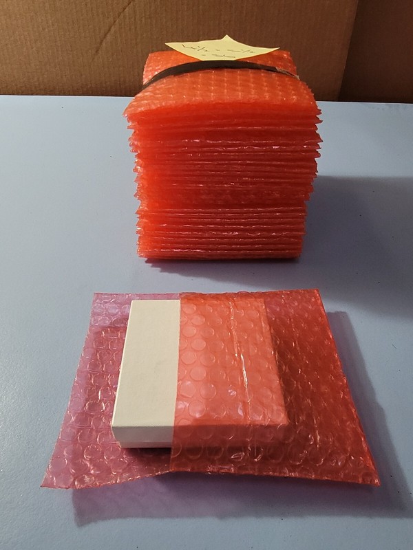 36 x Bubble Mailer Pouches 4.5" x 5.5" gallery