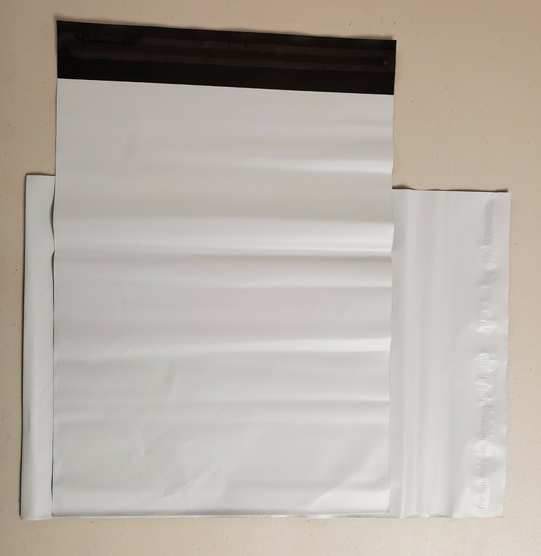 Poly Self-Sealing 12" x 15" Mailer Envelopes Lot of 20 Shipping Supplies . .. gallery