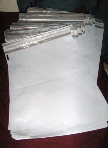 200 12″ x 15 1/2″ POLY SHIPPING BAGS MAILING ENVELOPES 12 x 15.5