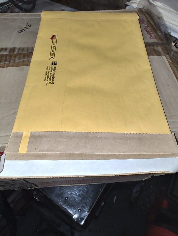 20 Sealed Air Jiffy Utility #3 Mailers, Golden, 13 1/2 x 8 1/2" Tape Self-Closer