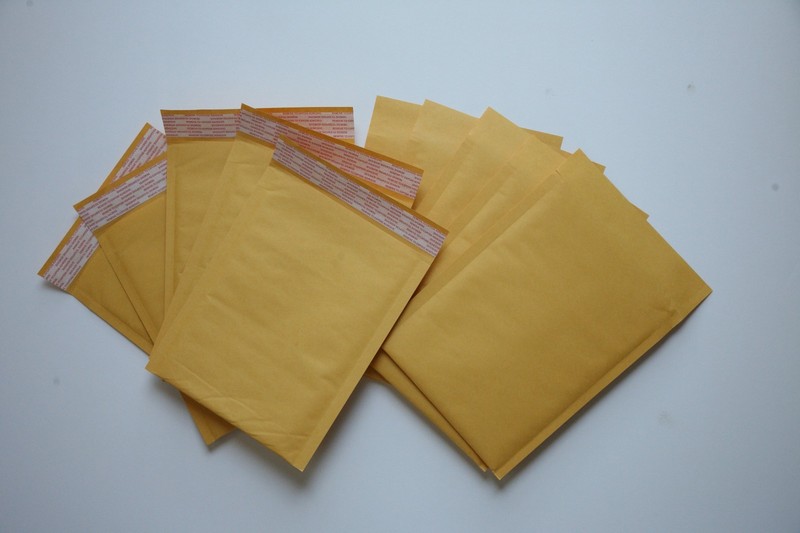 Padded Bubble Envelopes #000 4×7 usable size Qty of 10