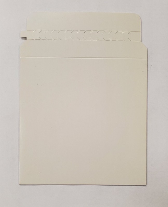 15 CD/DVD Mailers 5″ x 5″. Self Seal Flap.